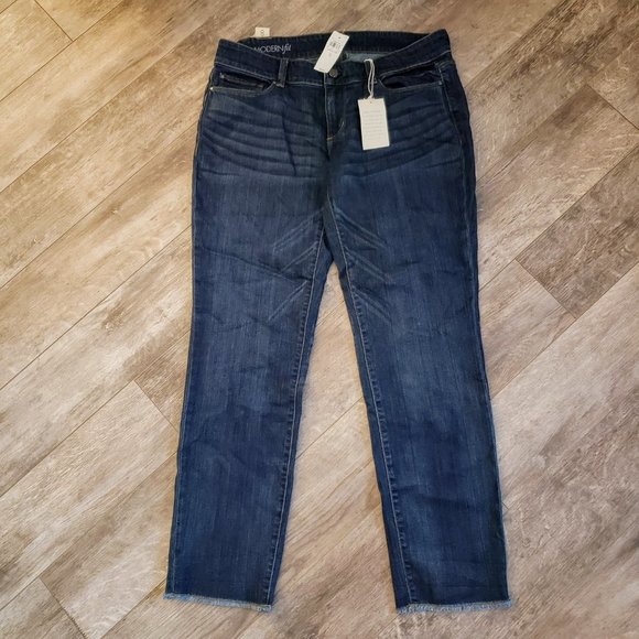 NWT Ann Taylor Modern Slim Boyfriend Jeans 8 - Picture 1 of 9